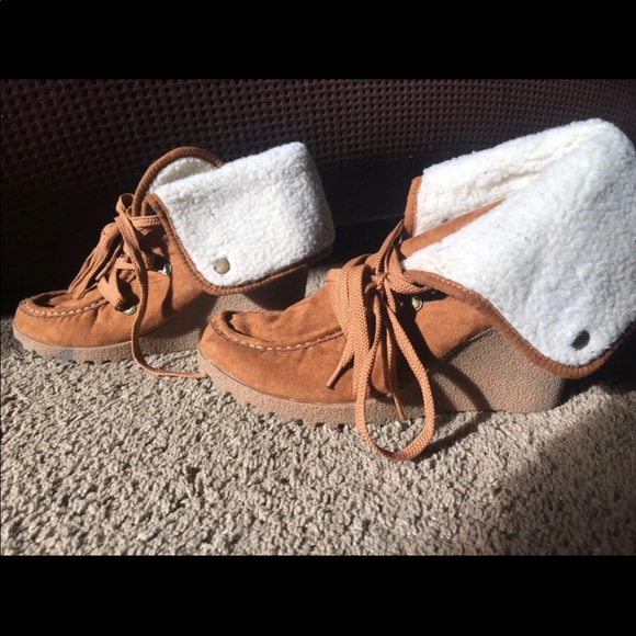 Unionbay wedge boots with wool inside - Picture 3 of 3